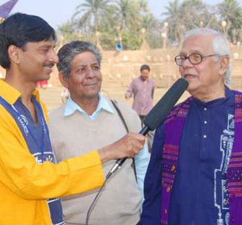 Folklorist Sanat Kumar Mitra and Shankar Prasad Dey with Partha Nag at Nicwon Sanskritic Mela '10