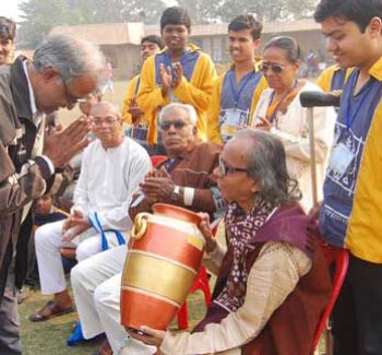 Writer Saral Dey with Dr Susovan Das at Nicwon Sanskritic Mela '11